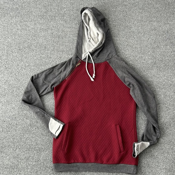 AMPERSAND AVE Tops - Ampersand Ave Hoodie Womens Small Red Gray Quilted Pullover Pockets Stretch